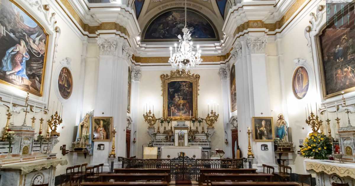 Altari nascosti, tele che si alzano, stanze sotterranee: San Giuseppe, la chiesa sorprendente